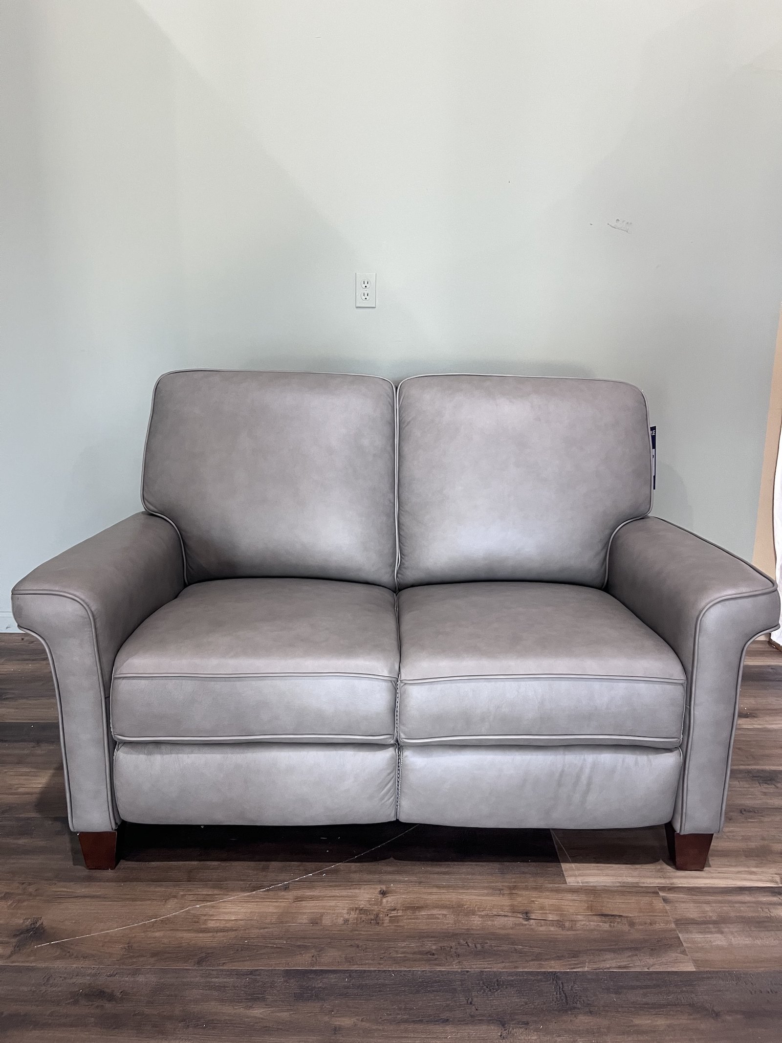DIXON LOVESEAT