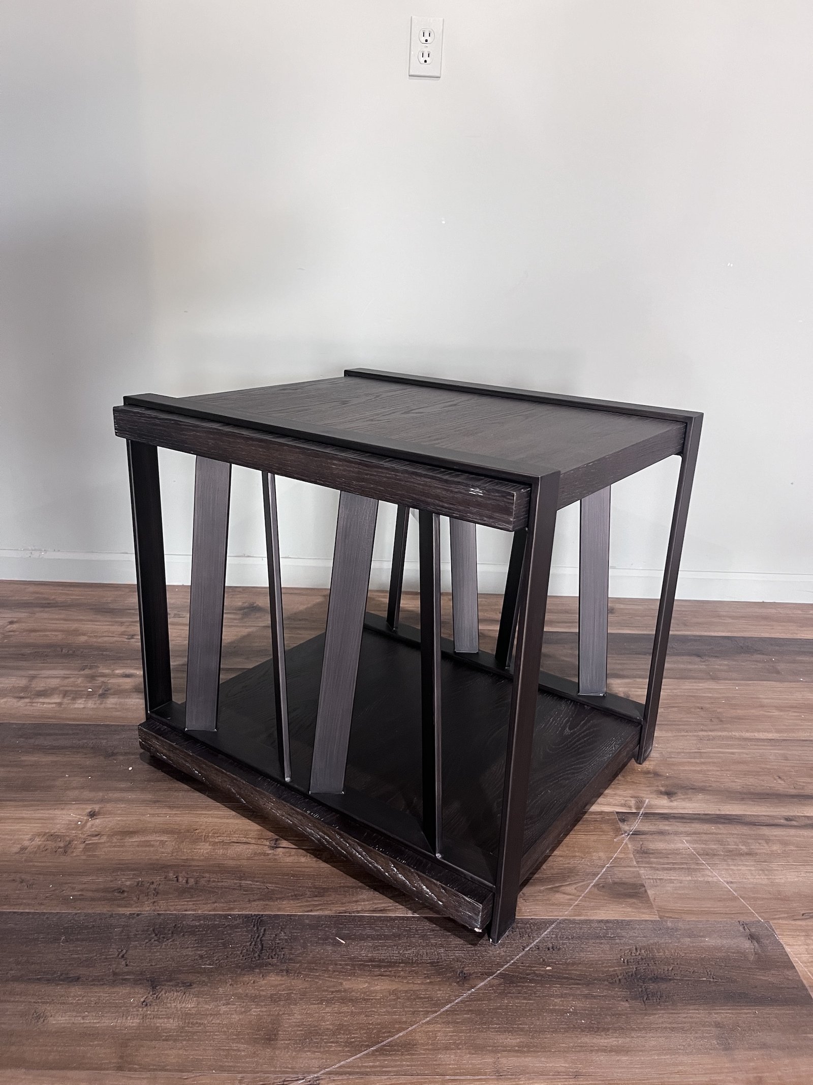 RECTANGLE END TABLE