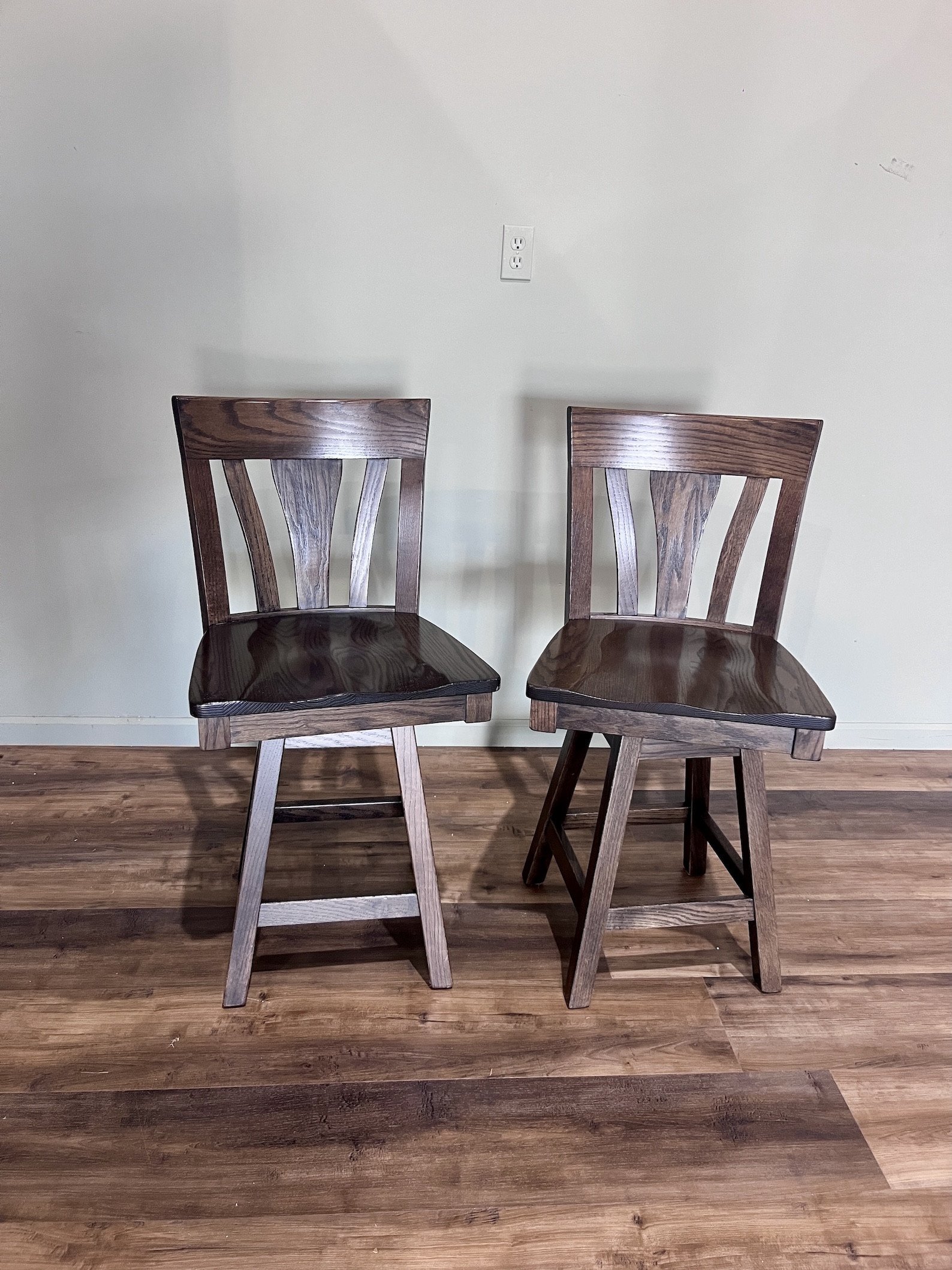 TULIP COUNTER STOOL