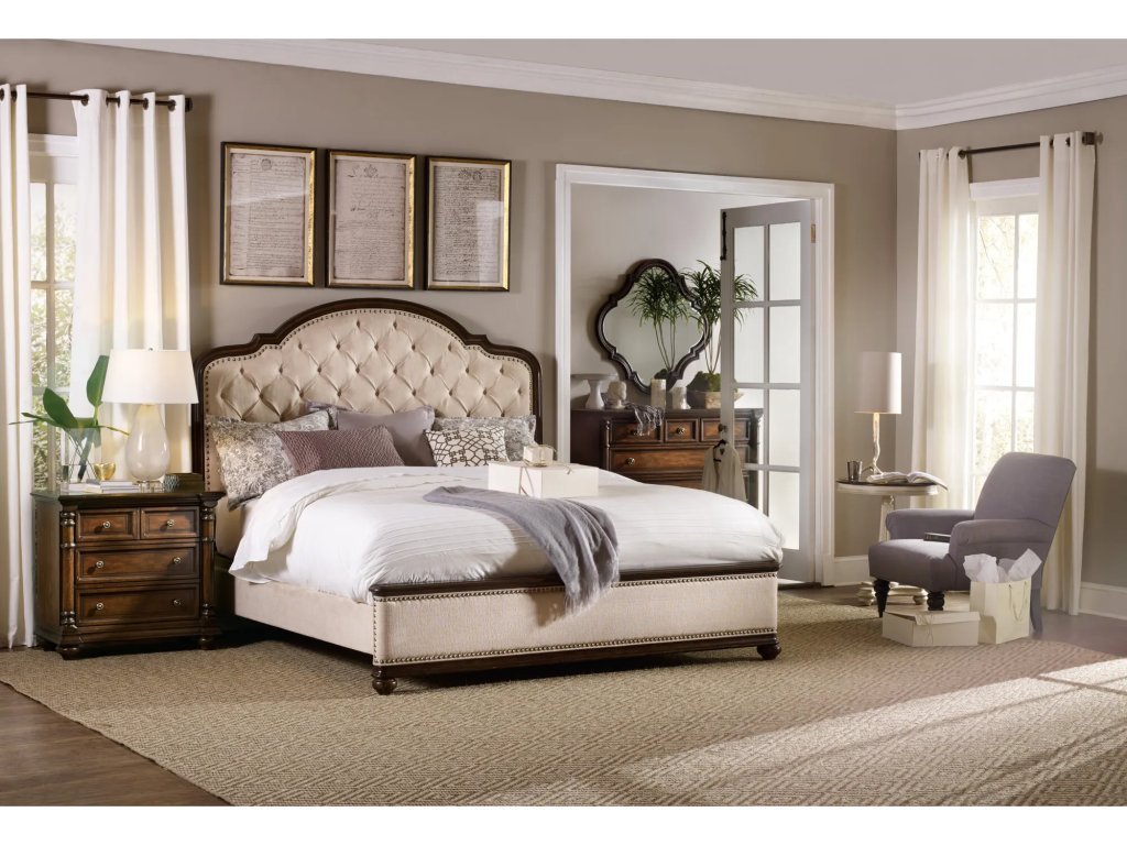Leesburg King Upholstered Bed