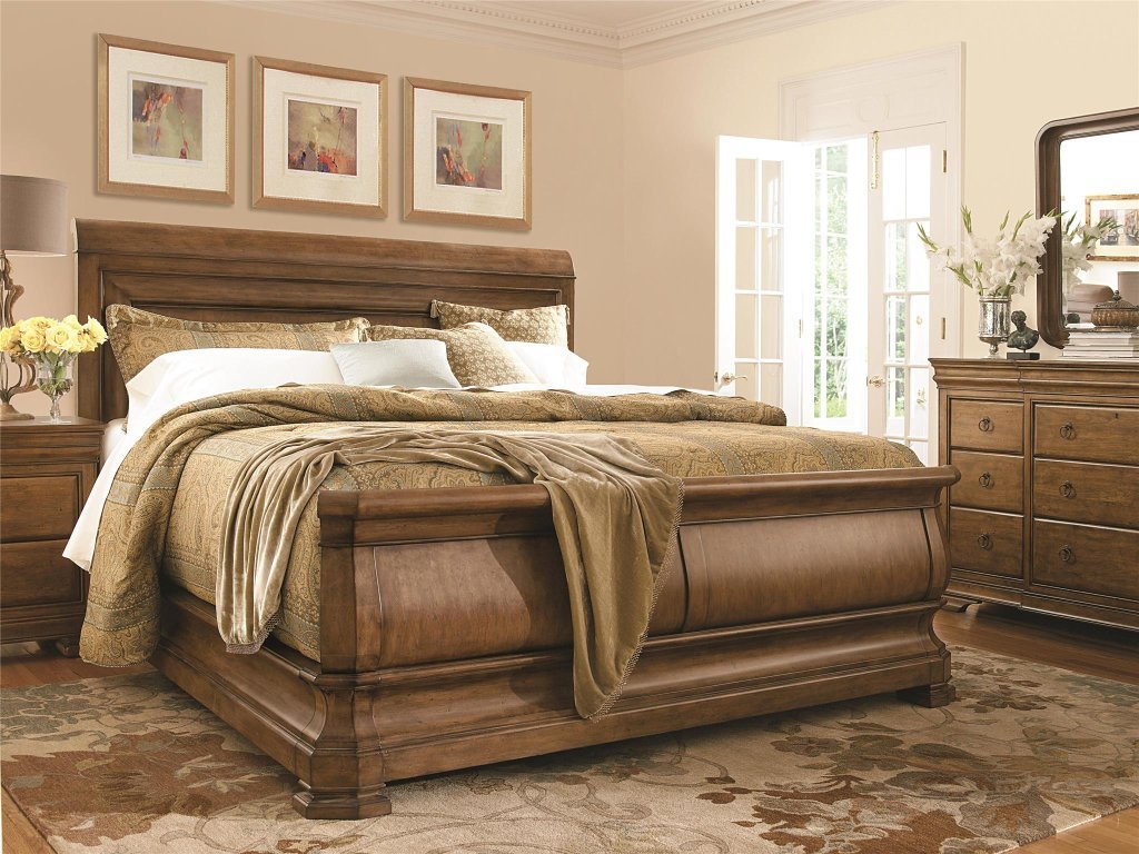 Louie P'S Cal King Sleigh Bed