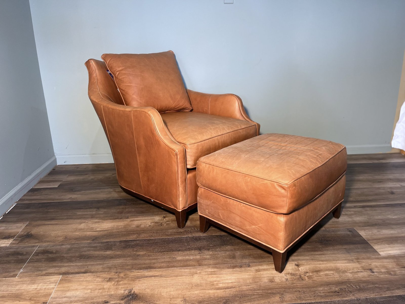KEEGAN LOUNGE CHAIR